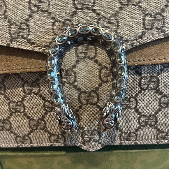 Gucci Taupe Crossbody Bag with Monogram Pattern and Chain Strap - Picture 7 of 9